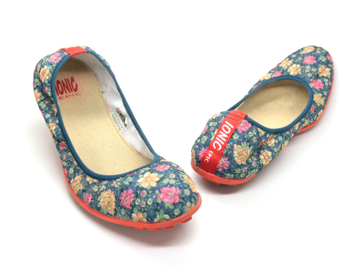 Women&#39;s Ballet in Blue