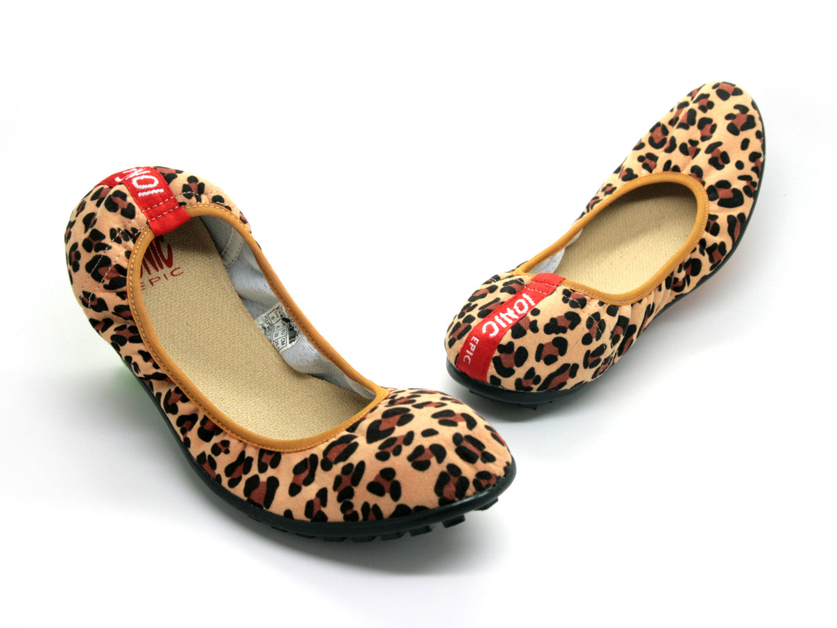 Women&#39;s Ballet in Leopard