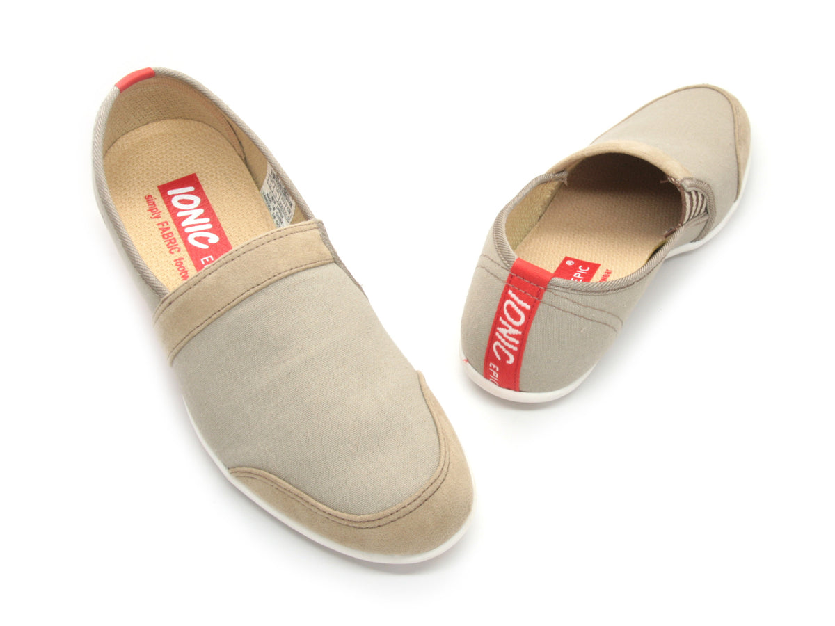 Women&#39;s Lounger in Tan