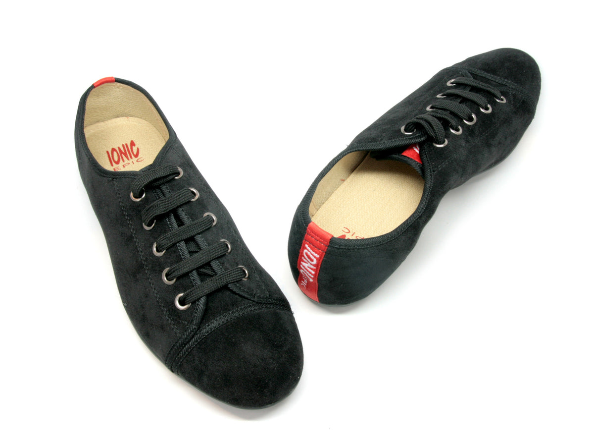 Women&#39;s Runner in Black