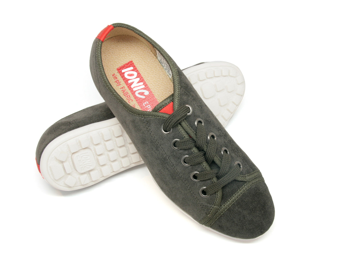 Women&#39;s Runner in Dark Green