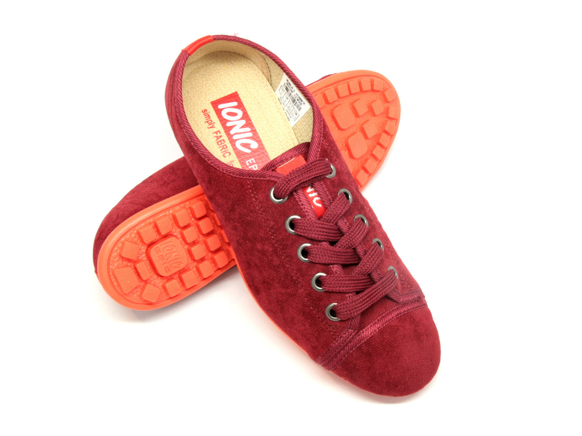 Women&#39;s Runner in Maroon