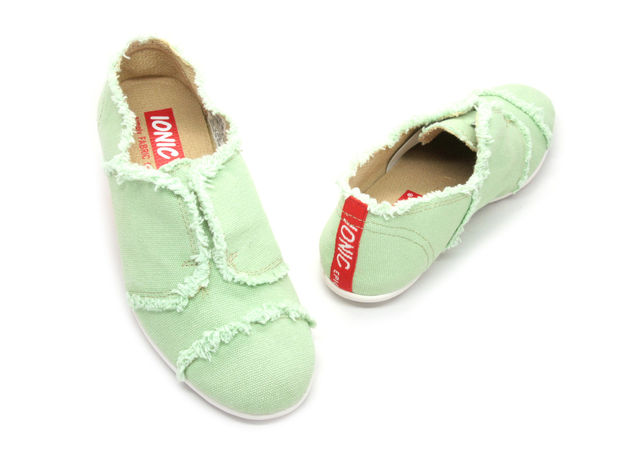 Women&#39;s Sando in Light Green