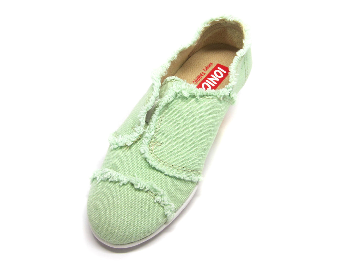 Women&#39;s Sando in Light Green